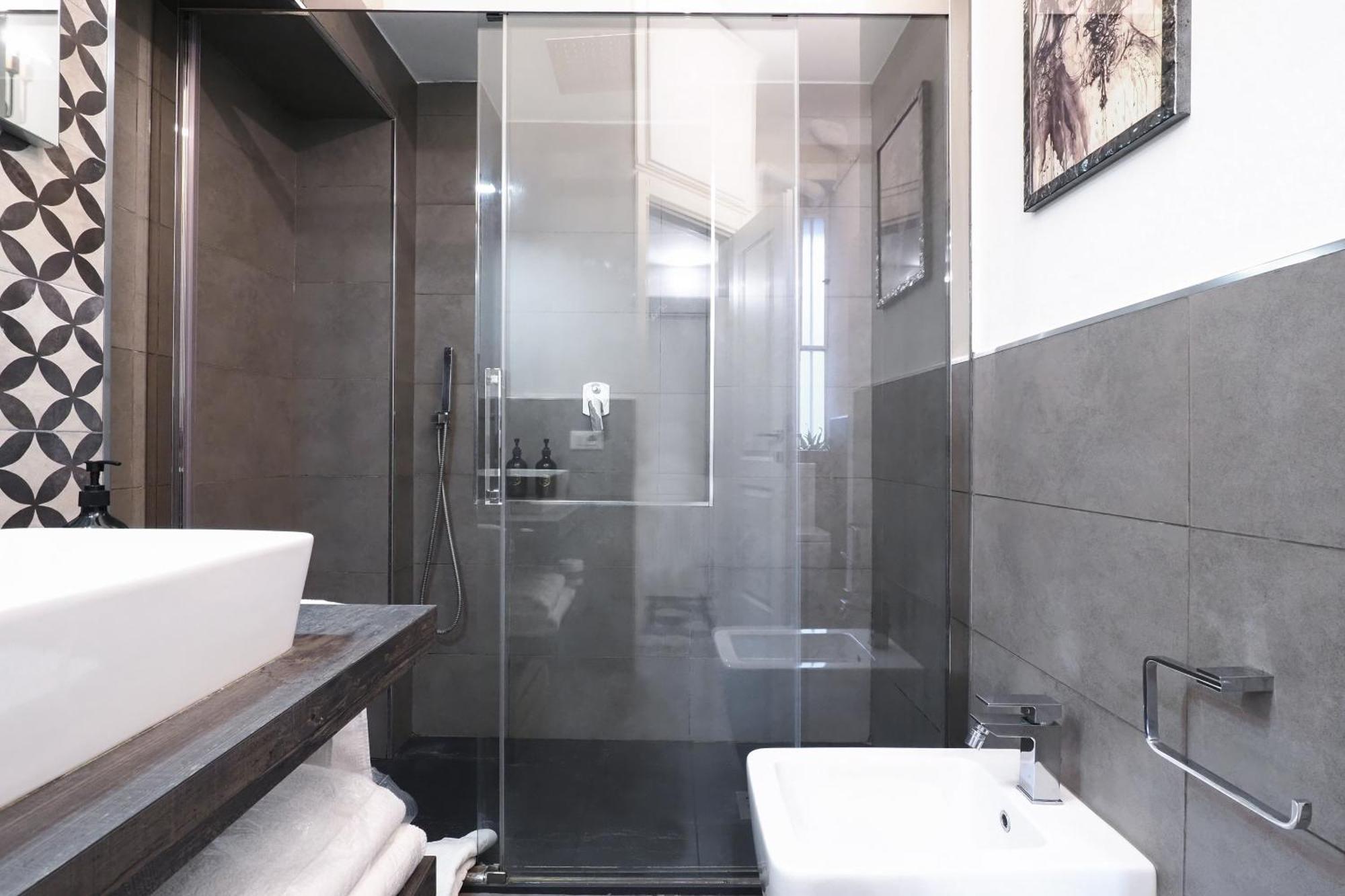 Primopiano - Ugo Bassi Apartment มิลาน ภายนอก รูปภาพ
